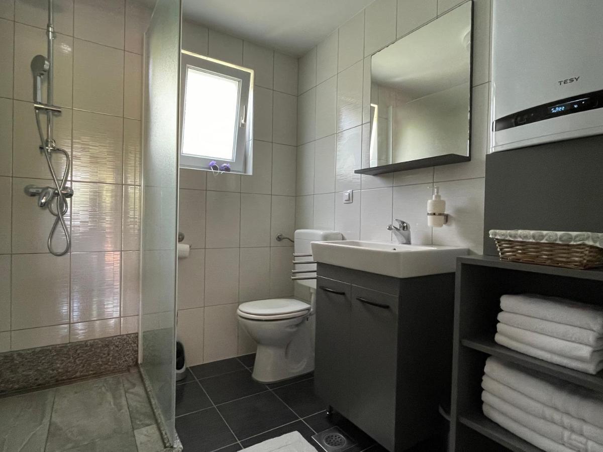 D.I.M. Holiday House Selište Drežničko Eksteriør bilde